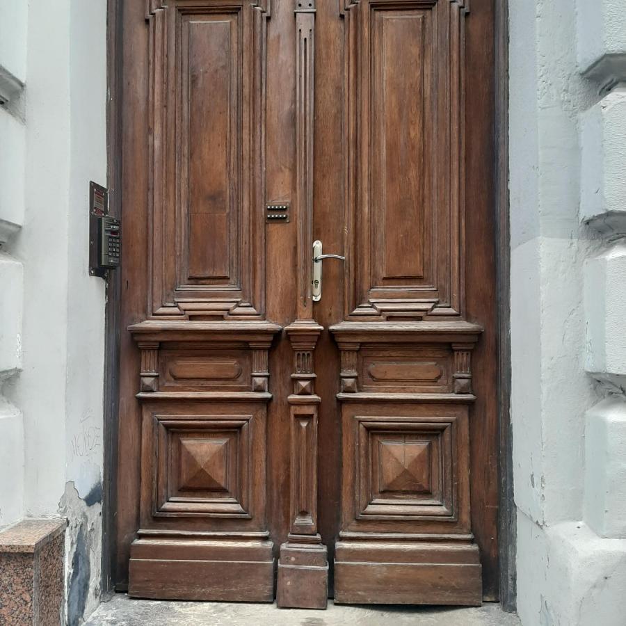 Простора І Вишукана Квартира В Самому Серці Львова Exterior foto